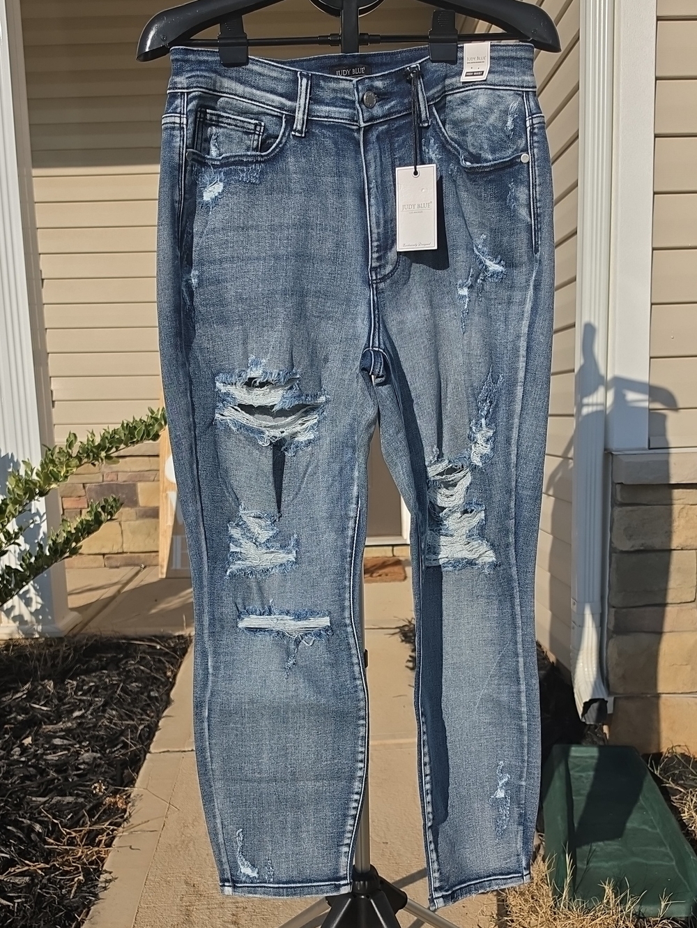 Judy Blue Women's High Rise Destroyed Boyfriend Jeans Size 14 NWT